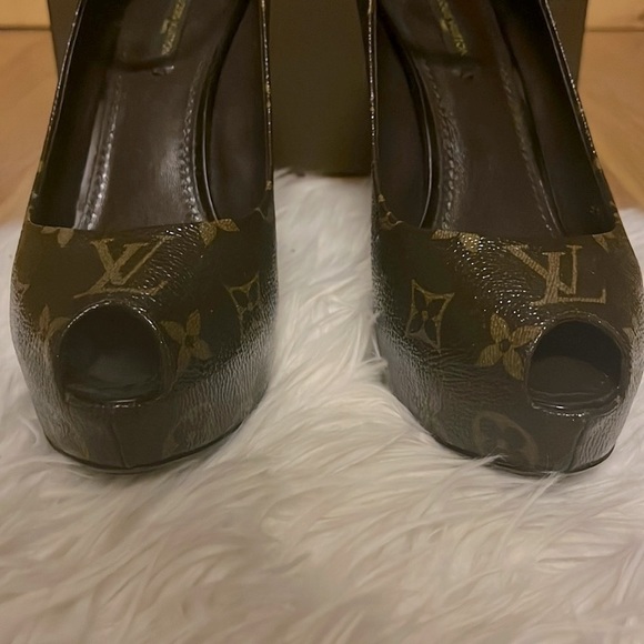 100% Authentic Louis Vuitton Monogram Canvas Vanity Ankle Strap Peep Toe - Picture 2 of 16